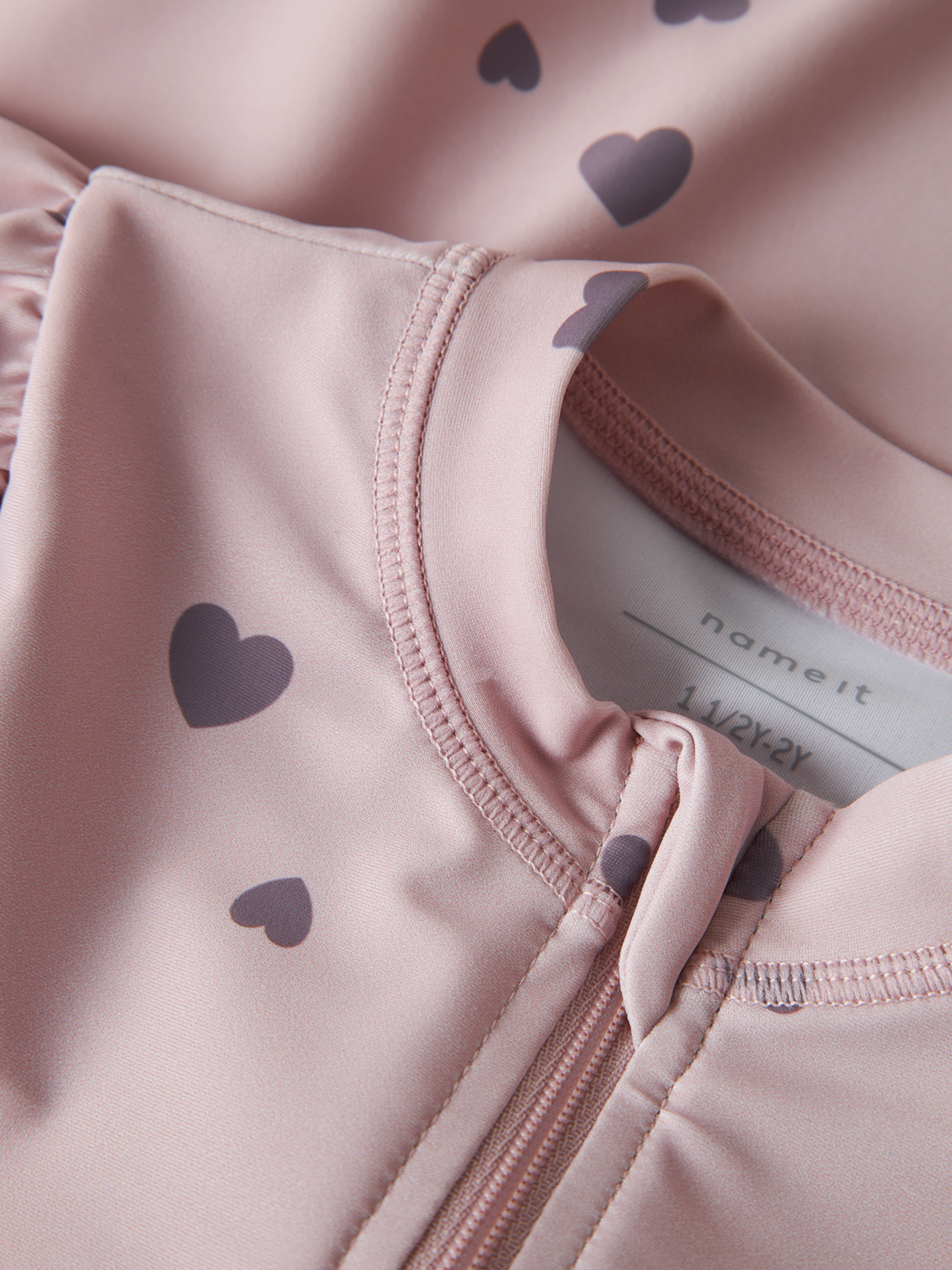 model_shot-front_full